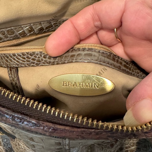 Brahmin Melbourne Lisa Dome Satchel! Very Gently Used!! - Picture 6 of 13